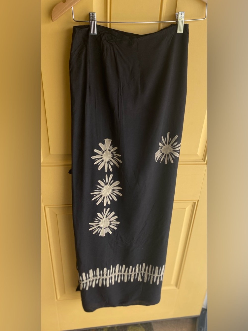 Rayon VTG Black Maxi wrap Skirt with cream Floral ONESIZE